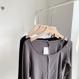 Áo thun cúc ngực lệch thân AP401 1994closet
