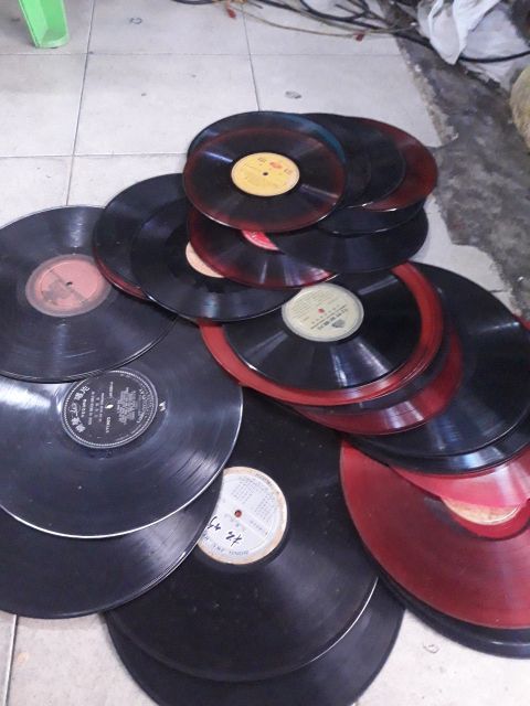 Combo 10 đĩa than cổ để trưng bày trang trí quán. 589nhattao