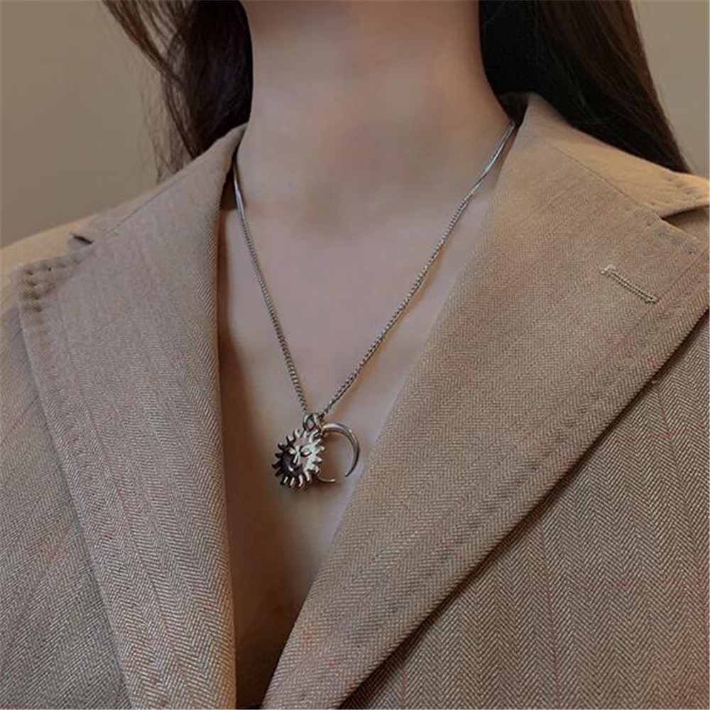 vòng cổ Mặt Hình Mặt Trăng Và Mặt Trời Thời Trang Cho Nữ