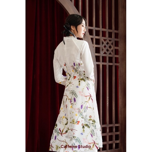 Áo dài cách tân chất liệu Tafta dành cho nữ Caffeine Studio - Áo dài Vườn Xuân