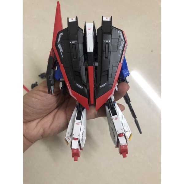 Mô hình lắp ráp Gundam RG Zeta đã ráp hoàn chỉnh
