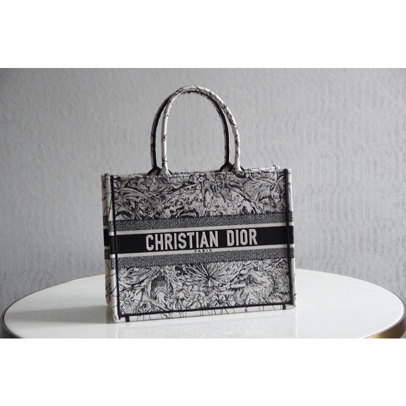 Túi xách cao cấp có 2 size in hoạ tiết thương hiệu Dior CD Book Tote Oblique hàng vip