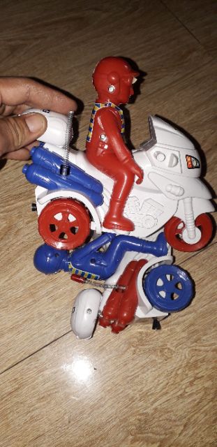 Set 2 xe mô tô bằng nhựa chạy dây rút có chuông rất đẹp