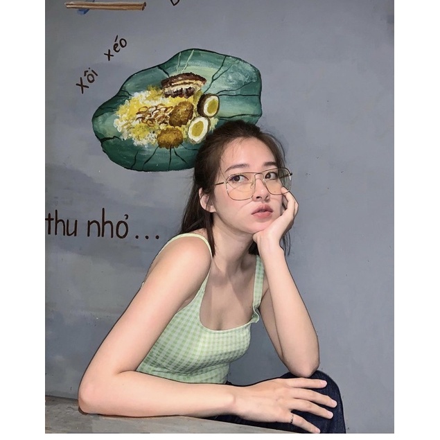 Kính gọng chéo thời trang siêu sang chảnh Quỳnh Kool trending