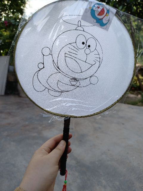 Quạt lụa tô màu