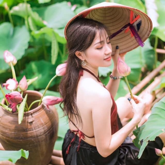 Yếm đào nữ