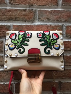 Túi thêu hoa STRADIVARIUS