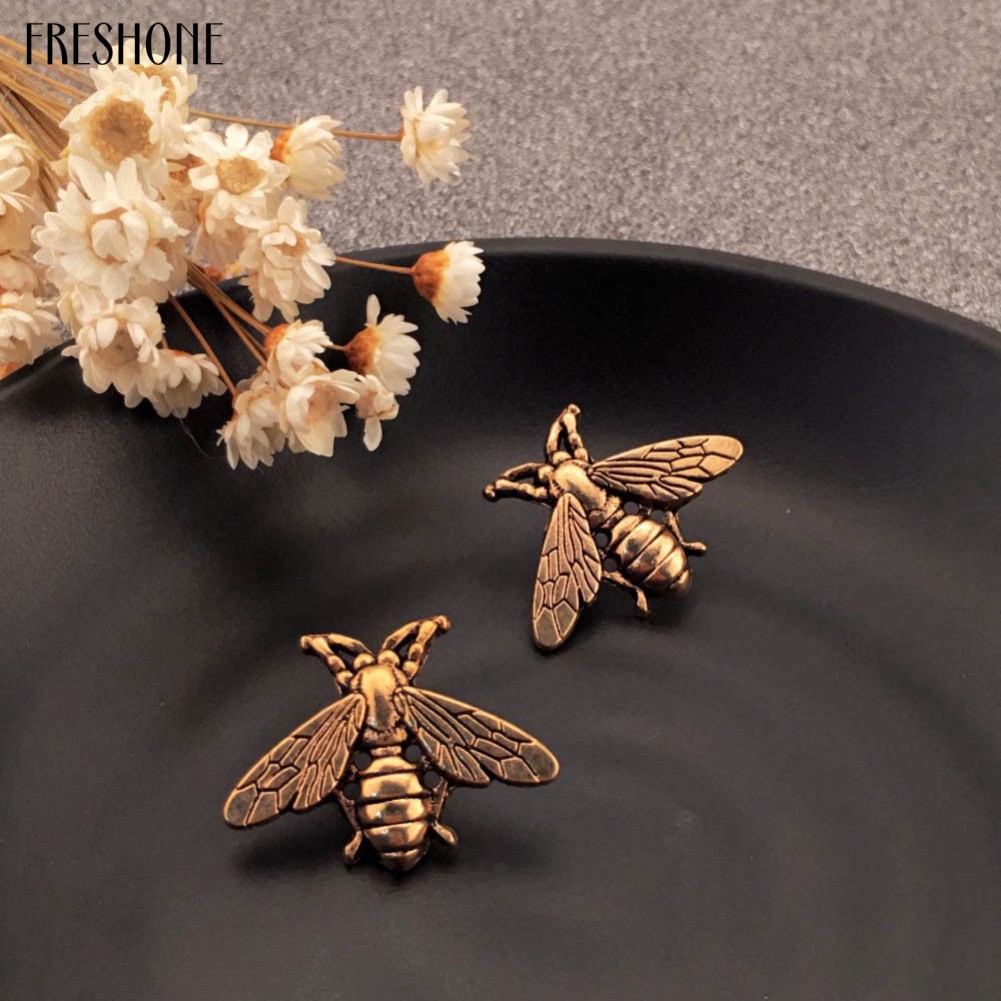 2 Pcs Vintage Metallic Carving Bees Cufflinks Suits Shirt Cuff