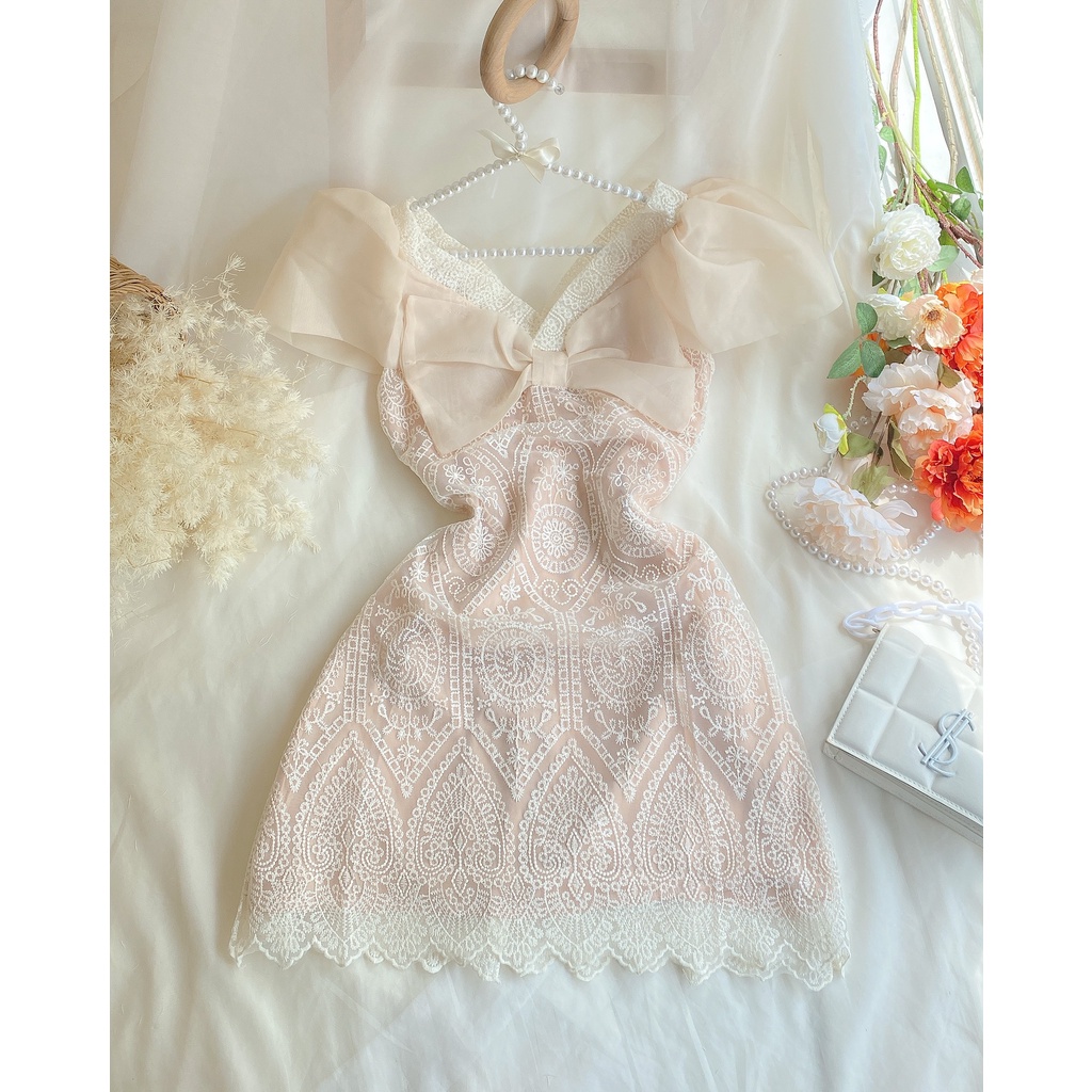 ĐẦM REN NUDE TAY VOAN NƠ NGỰC