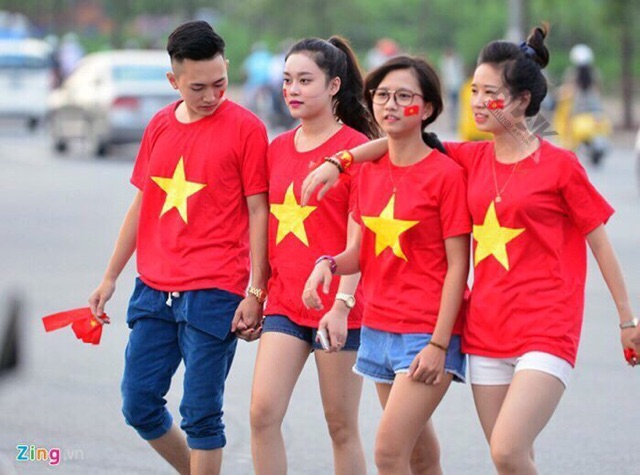 Áo lá cờ Việt Nam ( giao tận nơi ở địa phận sai gon nhé 5 cái trơ lên)