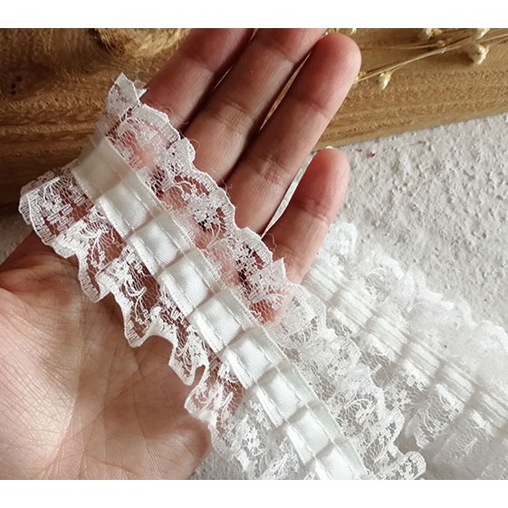 Dây ruy băng ren xếp ly rộng 4.5cm màu trắng/ đen dùng trang trí quần áo búp bê