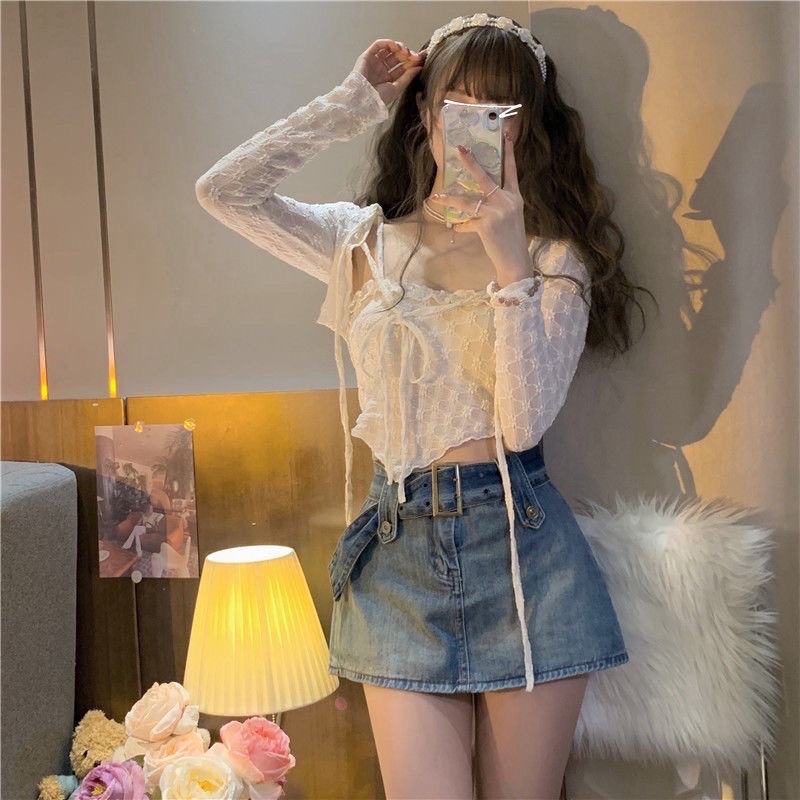 Áo croptop kèm áo khoác ren siêu xinh hot của năm 2022