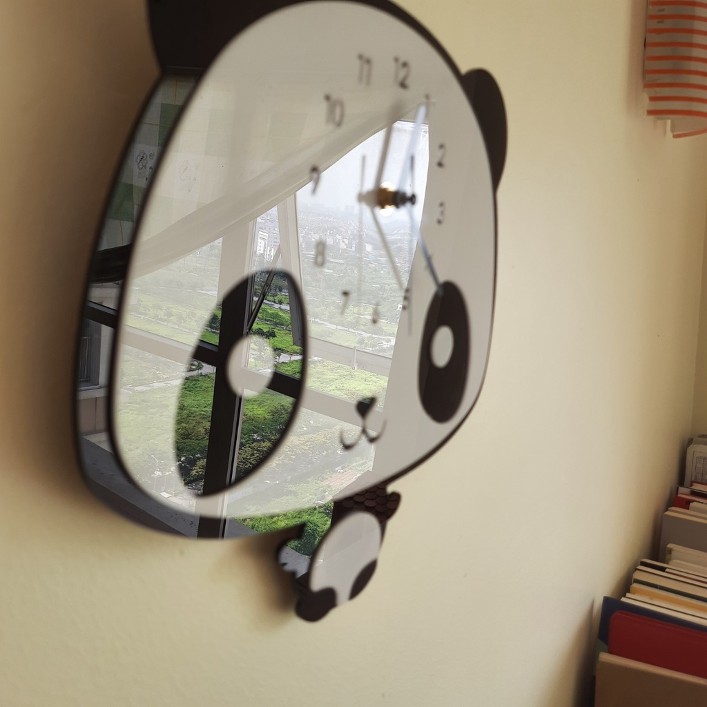 Đồng hồ treo tường dễ thương hình Gấu Trúc kute