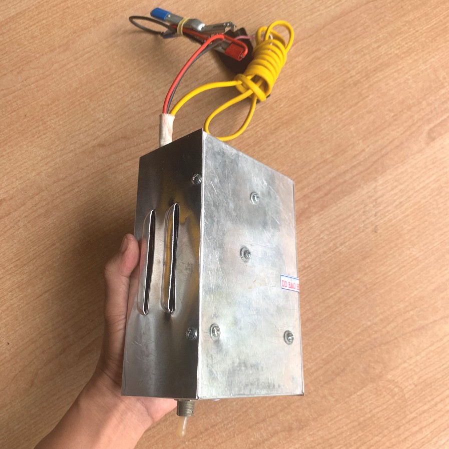 Máy kích điện Cơ cao cấp 12 Sò dùng cho ao hồ sông suối độ sâu nước từ 1,5 mét trở lại. Công suất đầu ra 1300W