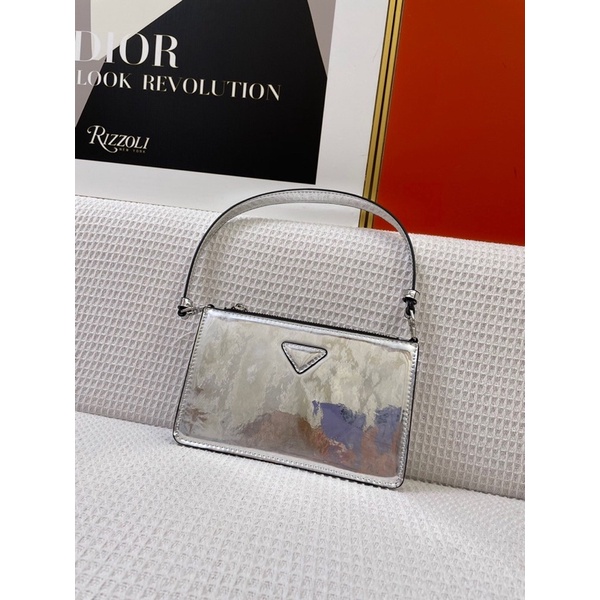Túi đeo vai cho nữ thương hiệu thời trang cao cấp Prada
