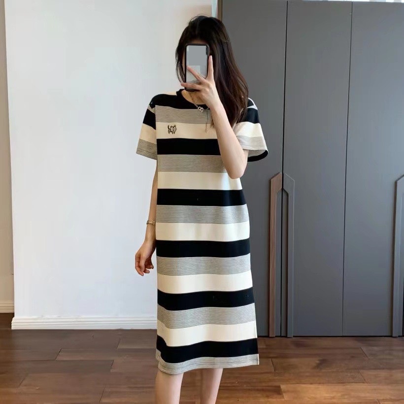 Đầm len sọc tay ngắn ngang cổ tròn logo chó cún con dáng suông xẻ tà Hàn Quốc nữ ulzang xanh lá cây đen thu đông