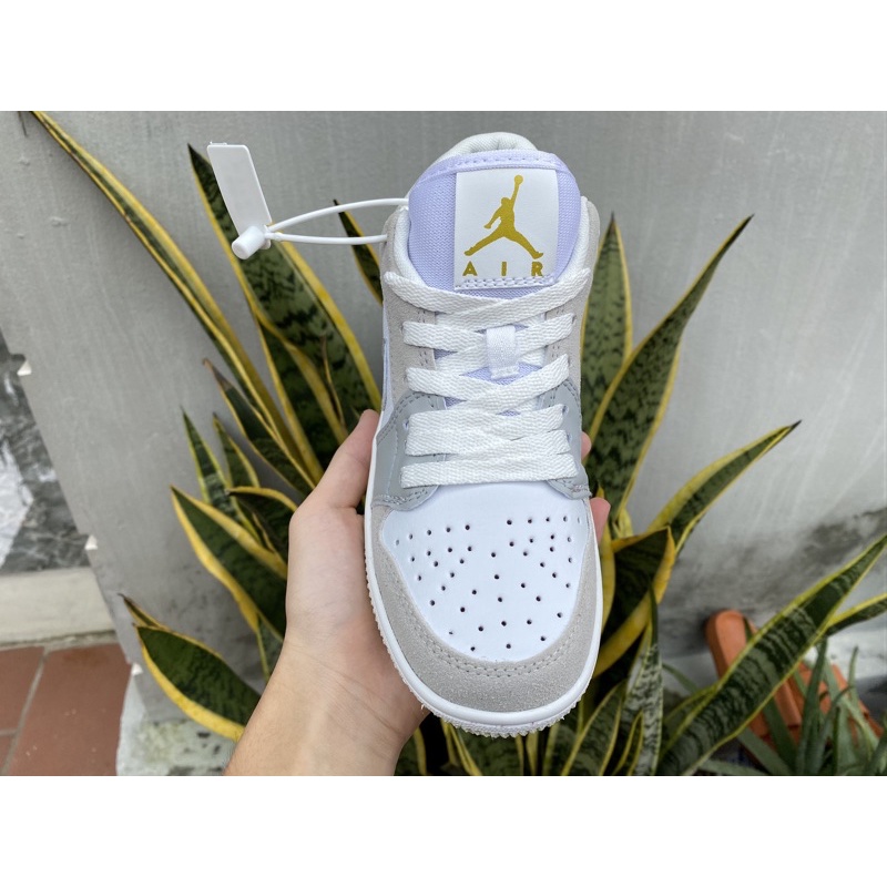Giày 𝐉𝐨𝐫𝐝𝐚𝐧 1 xám nam nữ cổ thấp, Giày 𝐉𝐨𝐫𝐝𝐚𝐧 𝐏𝐚𝐫𝐢𝐬 xám xanh, Giày sneaker JD1 màu đẹp dễ phồi đồ | BigBuy360 - bigbuy360.vn