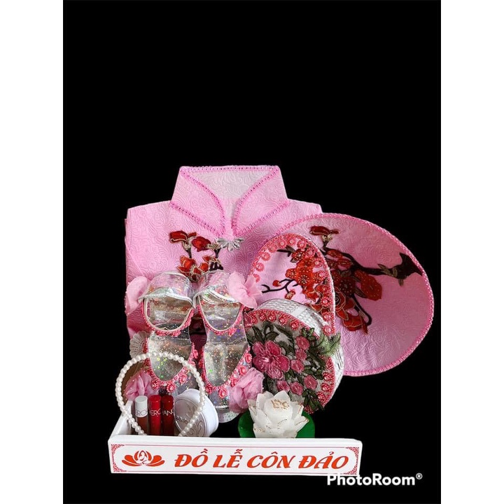 Cô Sáu Côn Đảo đồ cúng đi lễ áo dài các màu túi xách guốc nón dâng