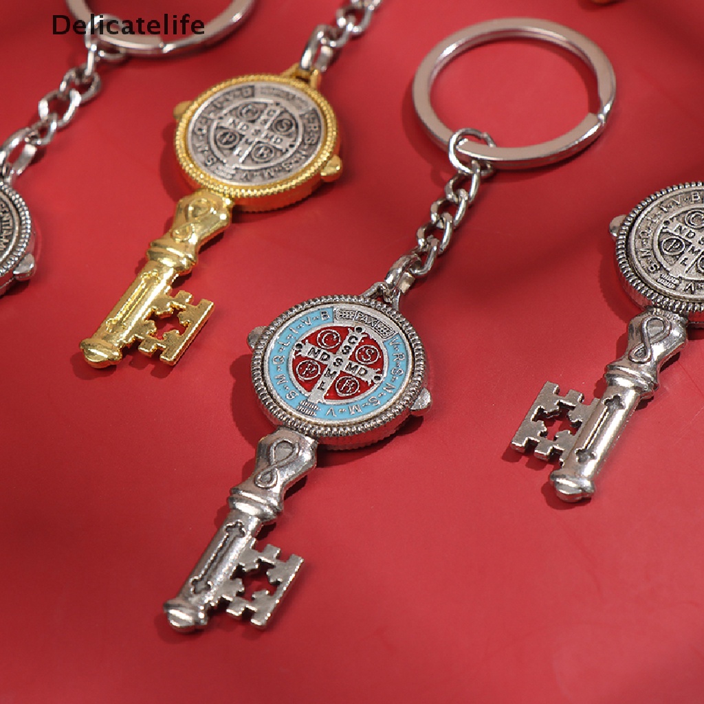 1 mặt dây chuyền hình chìa khóa Saint Benedict bằng kim loại