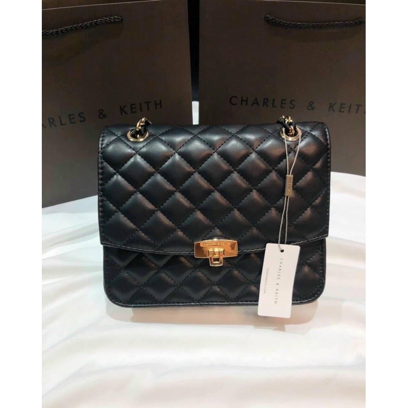 Túi xách Charles and Keith Quilted chain
