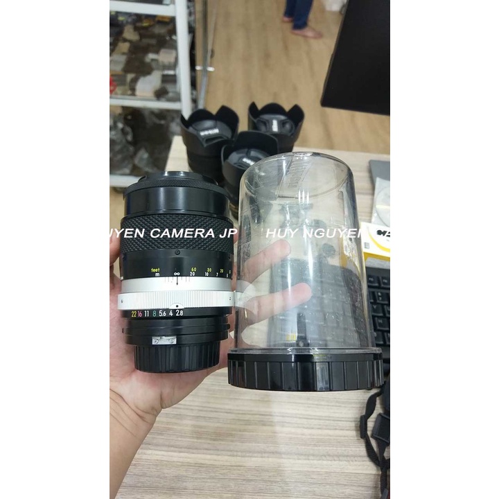 ỐNG KÍNH NIKON 135 F2.8 Q.C NON AI KÈM HỘP NHỰA