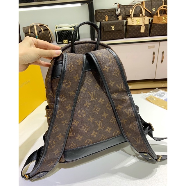 BALO  đinh da đẹp,mua 1 được 3 bao gồm charm chó,ví nhỏ, balo Lv, full box đầy đủ