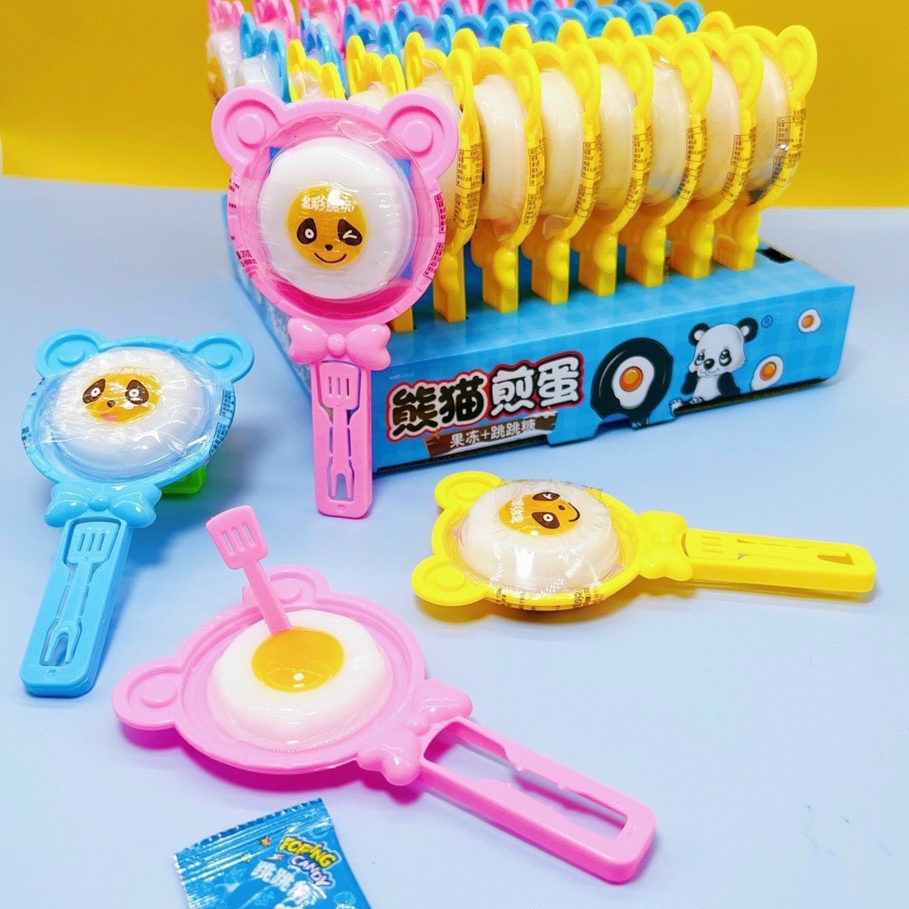 Một lốc gồm 30 cái thạch chảo pudding kem trứng kèm kẹo nổ xèo xèo vui vẻ cho bé Hongkong cái lớn 26gam