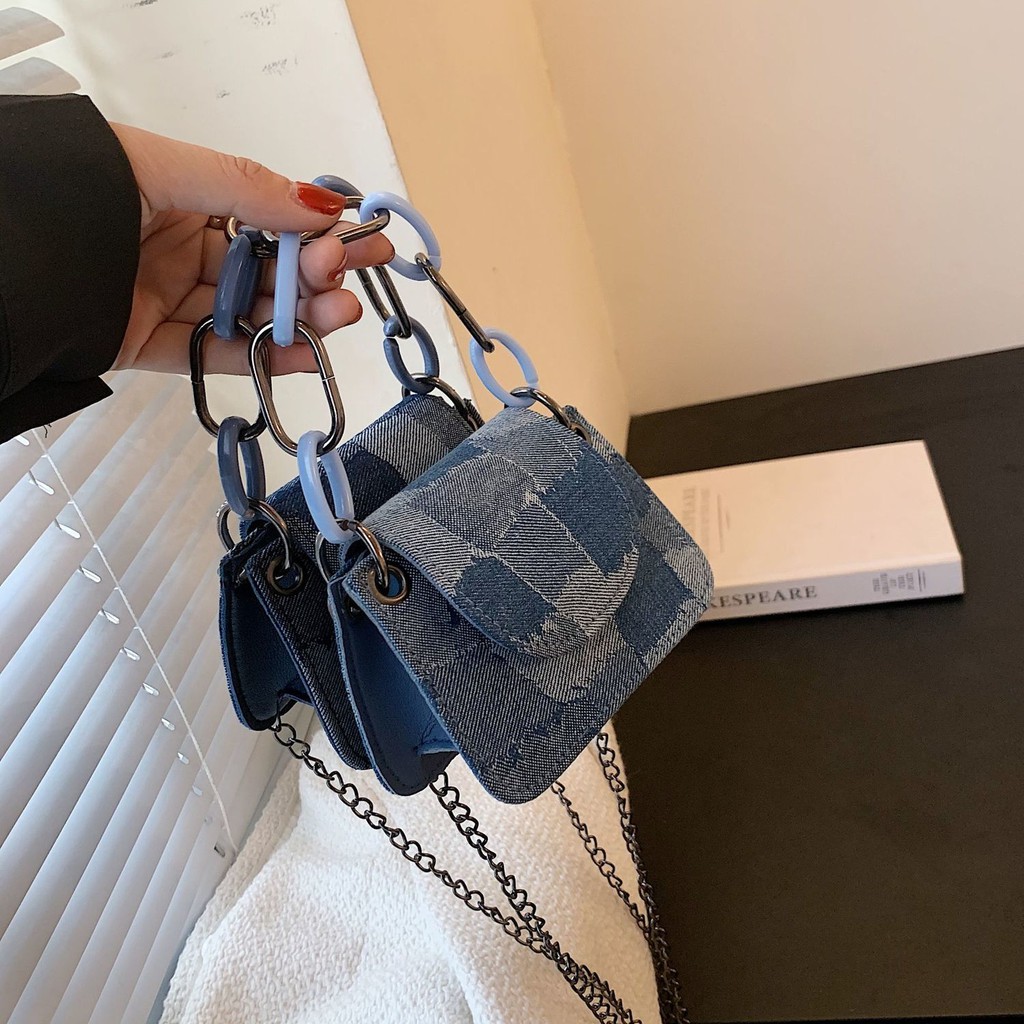 Túi Đeo Chéo Denim Dáng Vuông Nhỏ Phối Dây Xích Thời Trang Mùa Hè Hàn Quốc 2021