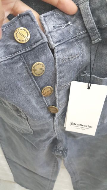 Quần jean suông bạc Stradivarius