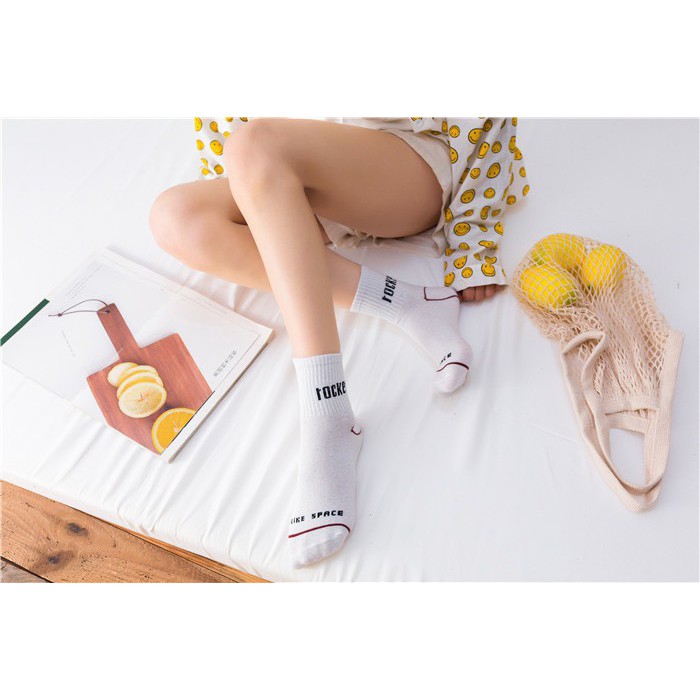 Tất cổ cao Bivota vớ nữ trắng cổ cao thêu họa tiết I Like cực dễ thương T42