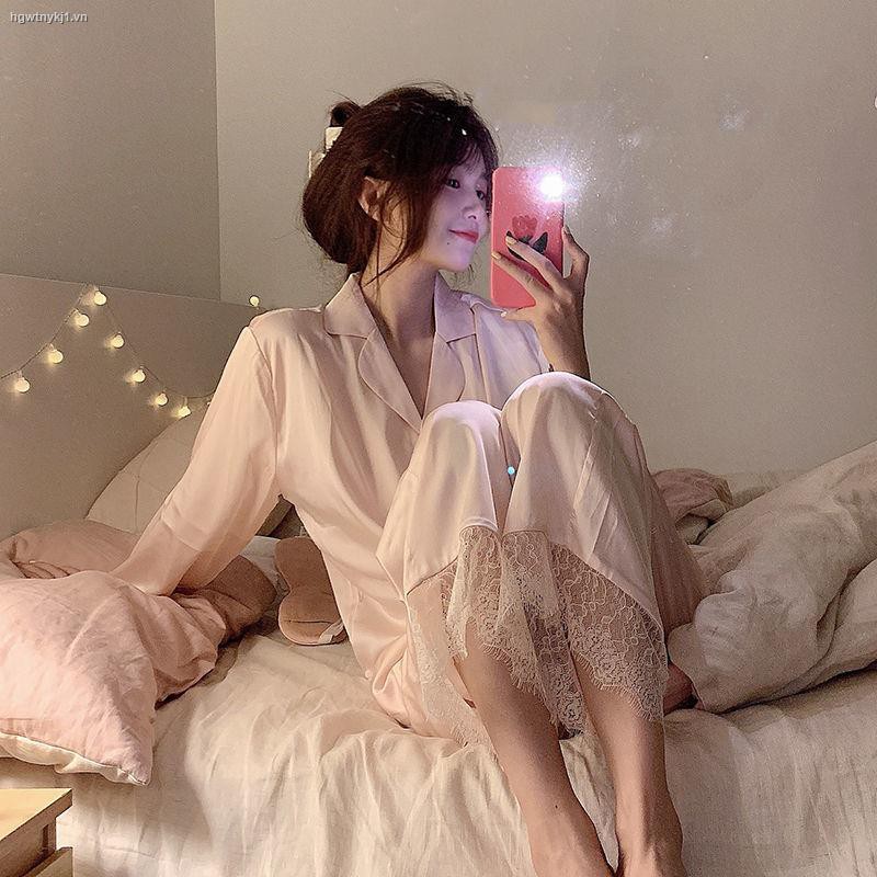 Bộ đồ ngủ tay dài bằng vải lụa phối ren quyến rũ cho nữ