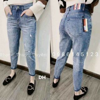 Quần jeans thêu túi sau G C