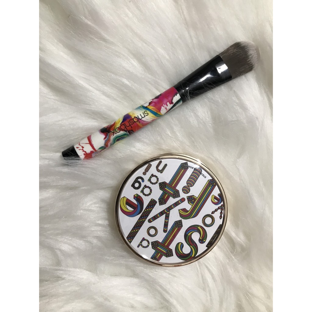 Cọ Trang Điểm Nền Smashbox (Cán Nhiều Màu)