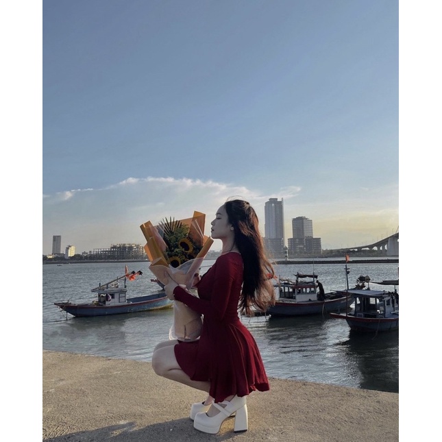Đầm Body Cổ Bẻ Xoè Tay Dài