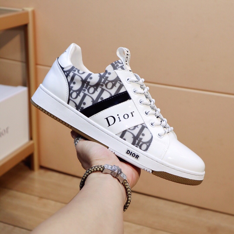 Giày sneaker nam Dior thiết kế mới lớp da bò trên lớp lót da cừu mềm mại on logo thương hiệu