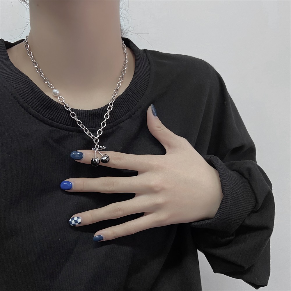 Vòng cổ Kim Loại Dày Mặt Hình Quả Cherry Màu Đen Phong Cách Hip Hop Punk Dành Cho Nữ Dự Tiệc