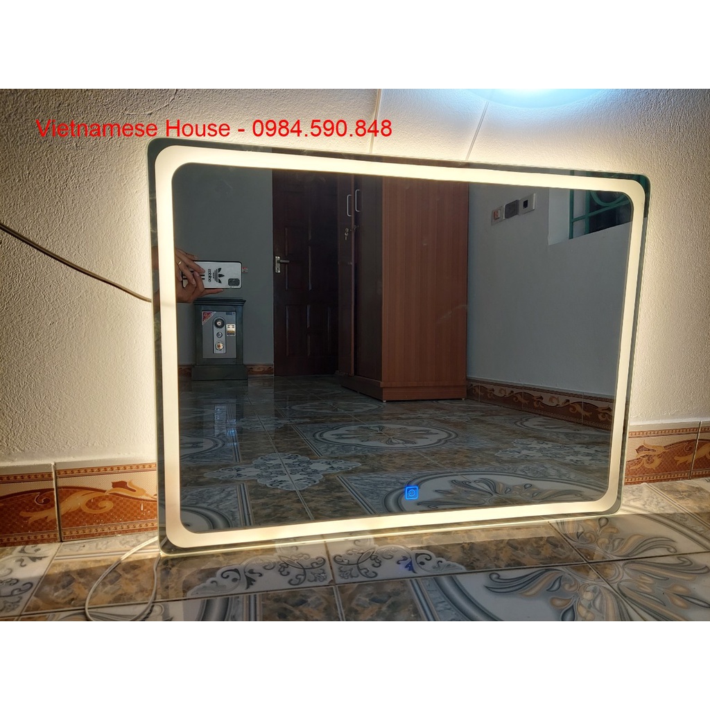 Gương phòng tắm đèn led cảm ứng cao cấp 60/80cm (Vietnamese House)