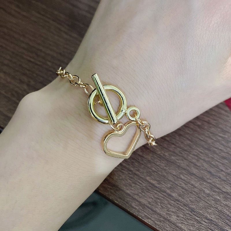 Vòng Cổ Choker Dây Kim Loại Dày Mặt Hình Trái Tim Phong Cách Hip Hop Punk Cổ Điển Dành Cho Nữ