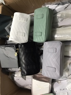 Túi Lyn huy hiệu size 17cm (ib shop chọn màu nhé)