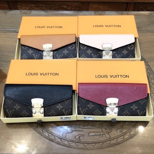 Ví LV phối màu khoá sập dập logo