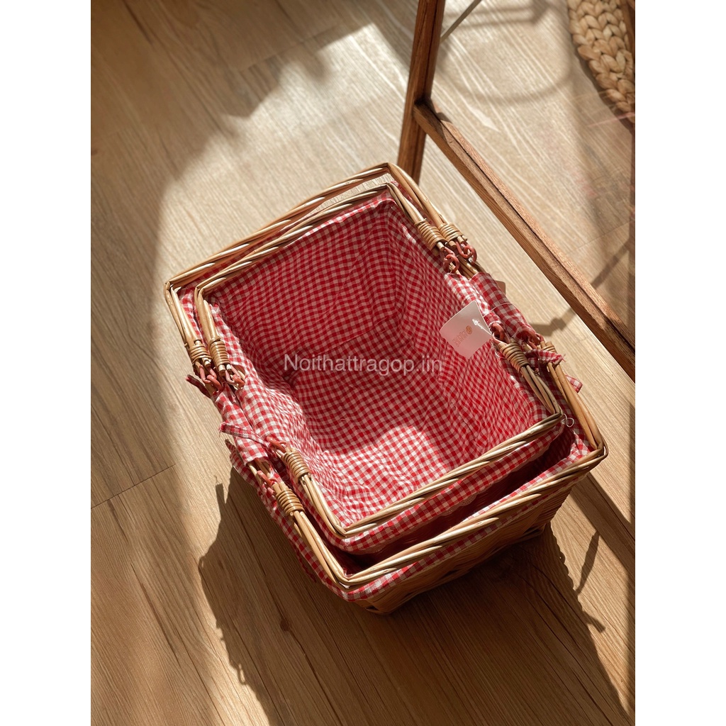 Giỏ mây hai quai lót vải caro đỏ