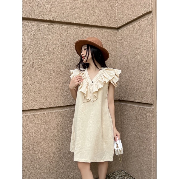 YU CHERRY | Đầm nữ bèo cổ V có nút giữa, Ruffle Neck Tank Dress YD147