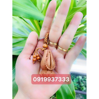 Móc khoá bàn tay phật toạ đài sen