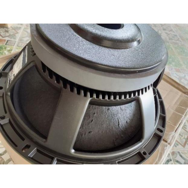 Một chiệc lao bass 30 rcf coil 75 từ 190 hàng loại 1