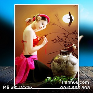 Tranh đính đá  Thiếu Nữ Dưới Trăng LV226 kích thước 50*64cm.