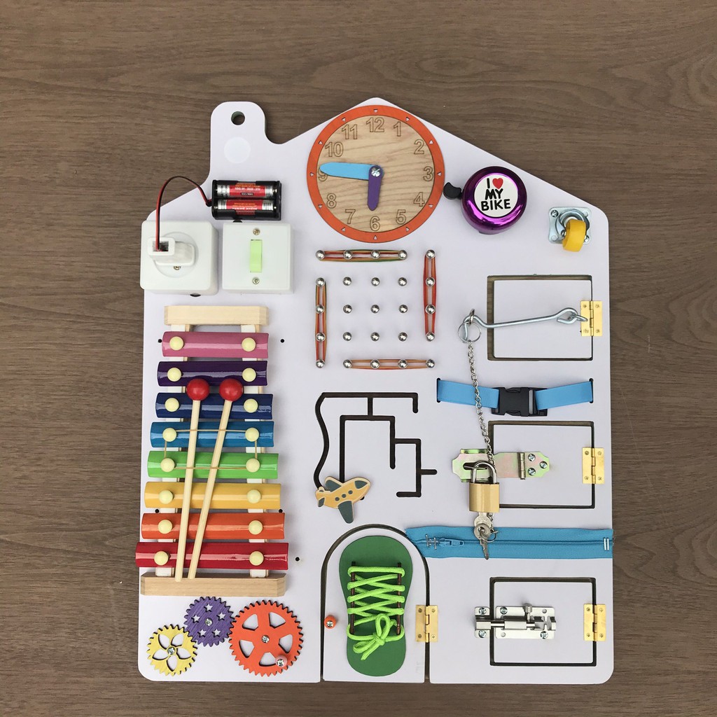 Bảng bận rộn - Busy Board - Montessori