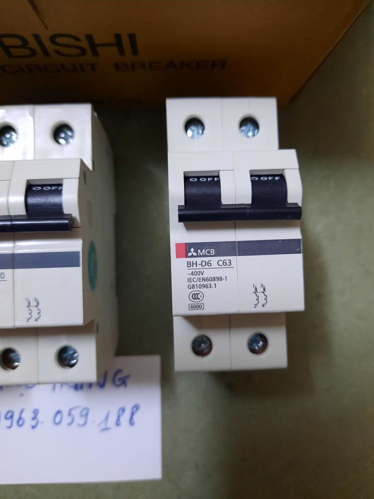 Aptomat Mísubishi 2 Pha C20 A - Giá 1 Chiếc