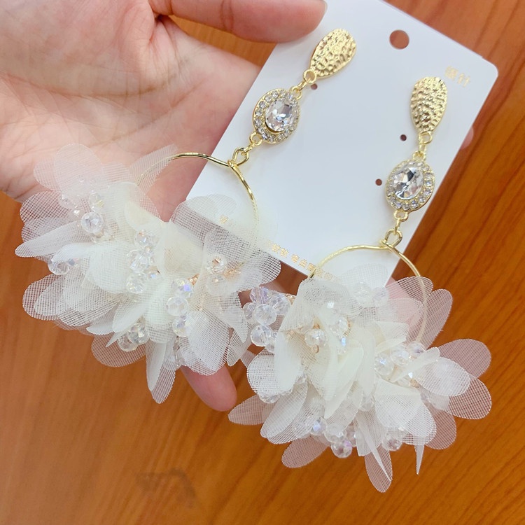 Bông Tai Hình Hoa Đính Kim Cương Pha Lê Màu Be Phong Cách Hàn Quốc Thời Trang Cho Nữ