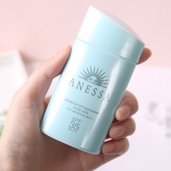 Kem Chống Nắng Dạng Sữa Chống Trôi, Dưỡng Ẩm Dịu Nhẹ Anessa Perfect UV Sunscreen Skincare Milk SPF50+/PA++++