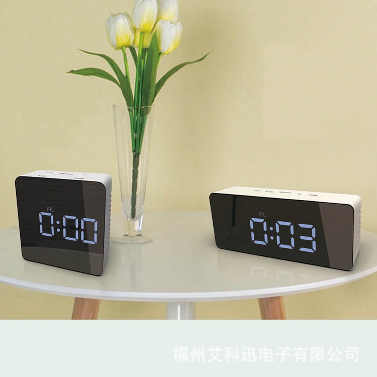 Đồng hồ báo thức điện tử hiện đại Đồng hồ báo động của gương sáng tạo mới cầm tay và dễ dàng sử dụng món quà của đồng hồ ánh sáng đèn LED Đồng hồ đồ trang sức đồng hồ reo kép